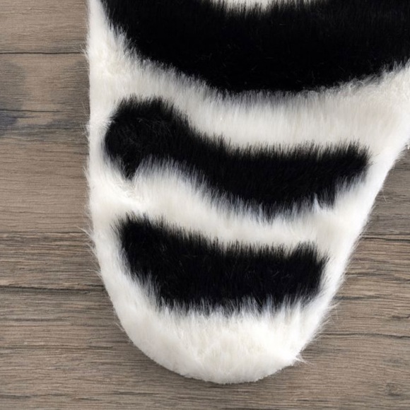 NuLoom Clara Faux Zebra Fur Washable Area Rug 6x8 - Picture 5 of 10